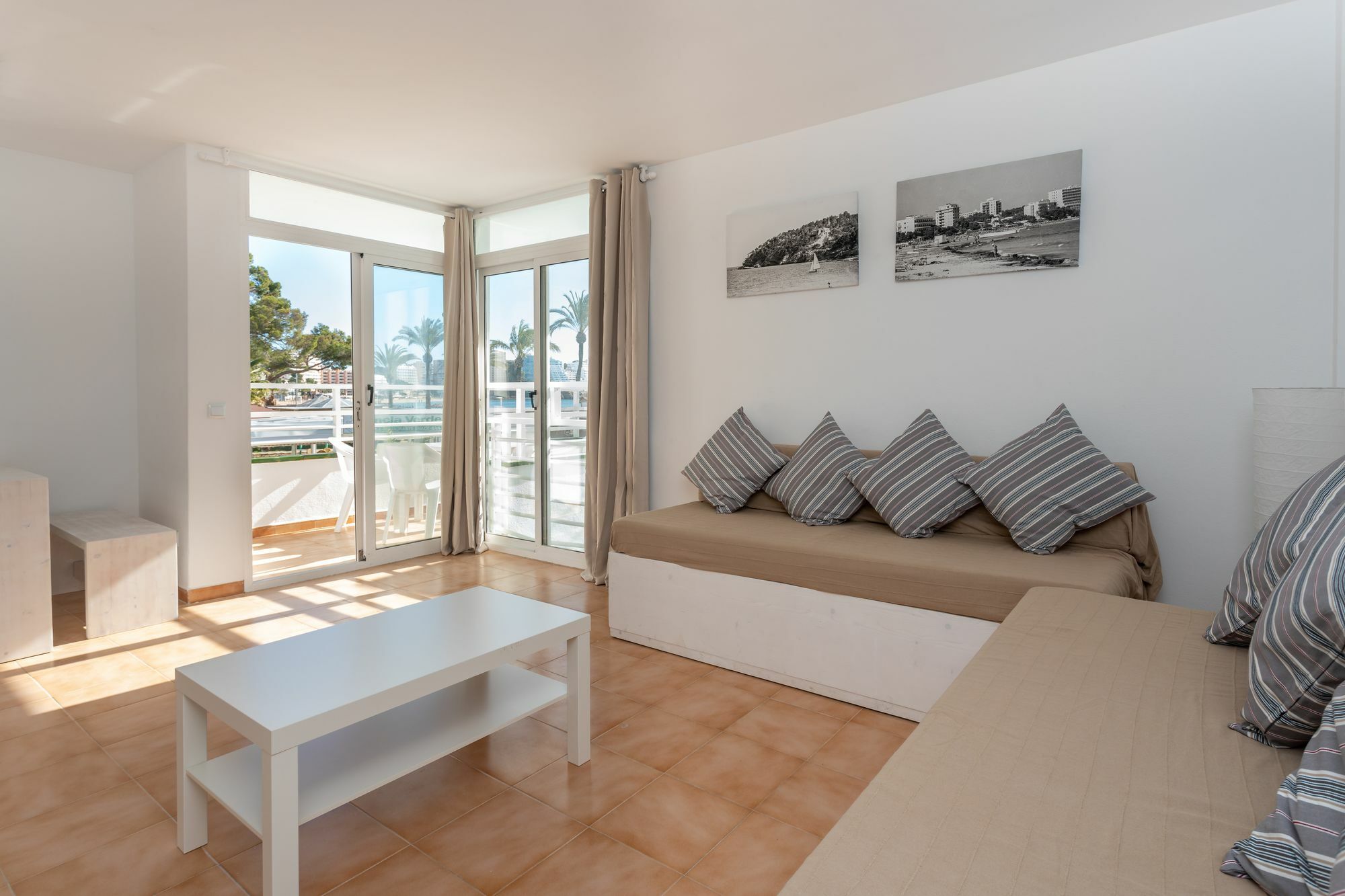 Neighbours Apartments Магалуф Екстериор снимка