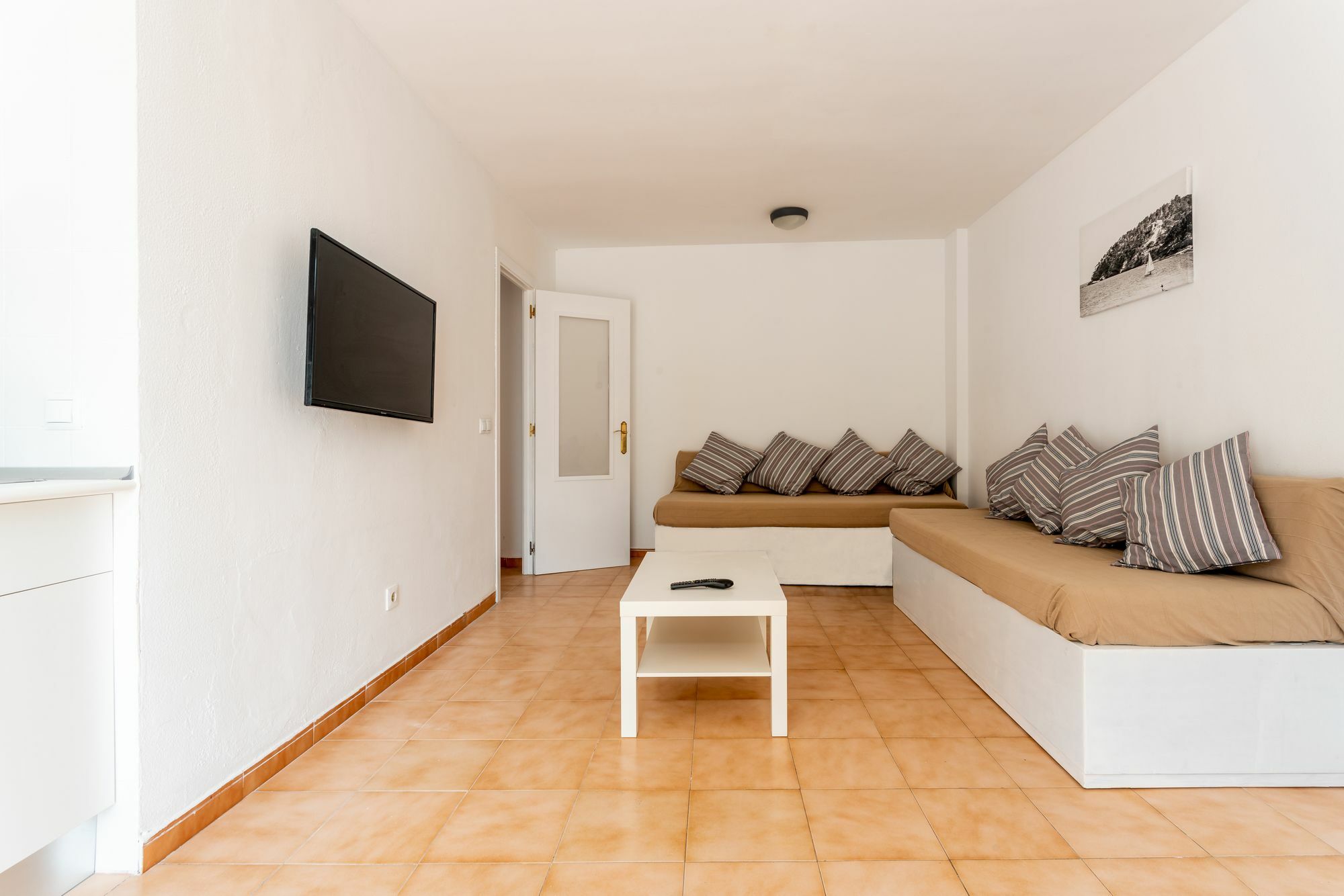 Neighbours Apartments Магалуф Екстериор снимка