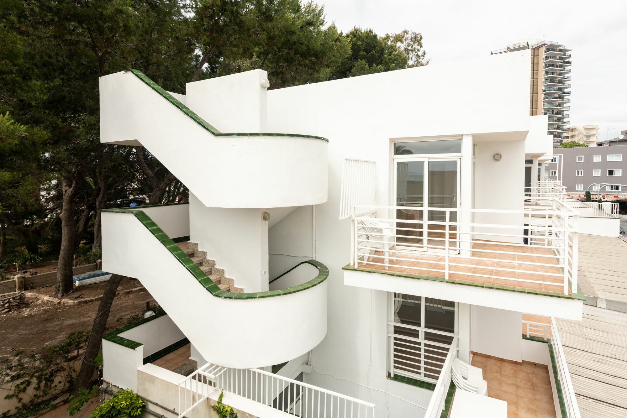 Neighbours Apartments Магалуф Екстериор снимка